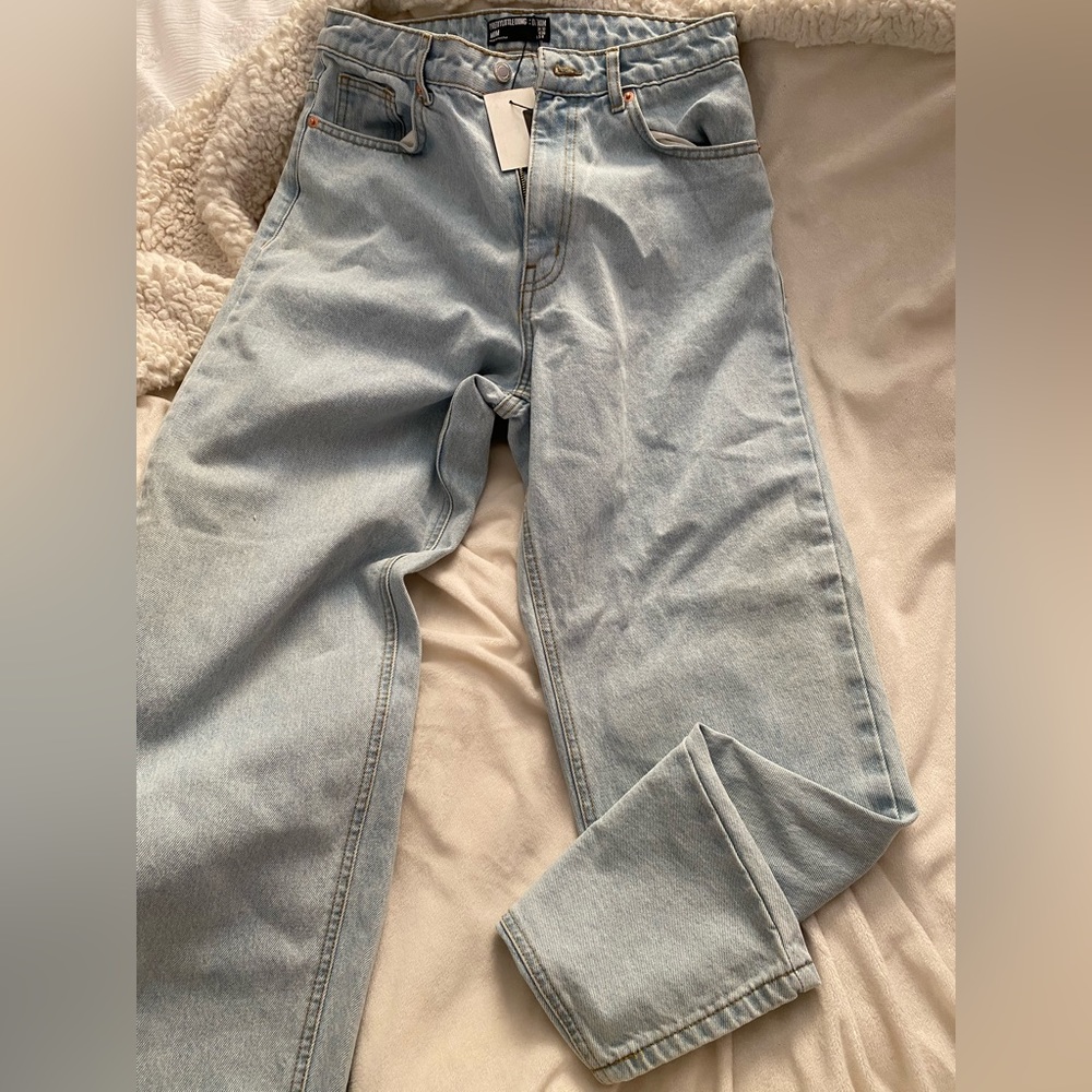 Light wash mom jeans
